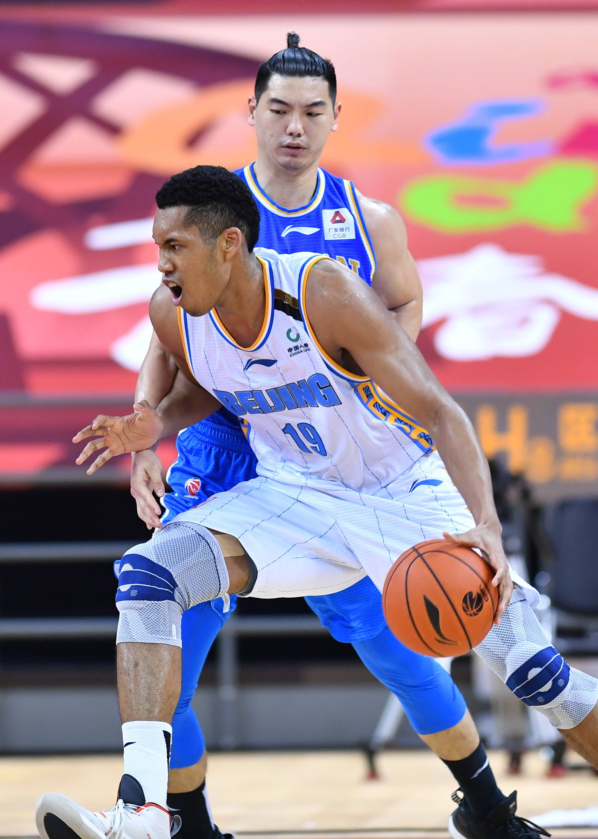 对竞争激烈 对竞争激烈